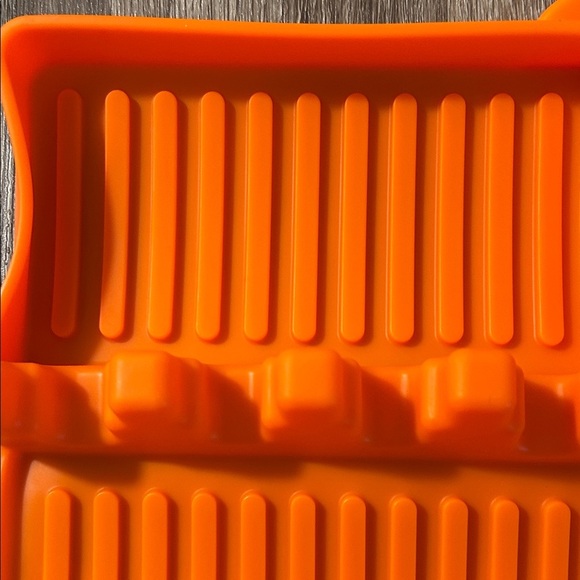Orange Silicone BBQ Grill Mat - Picture 3 of 3